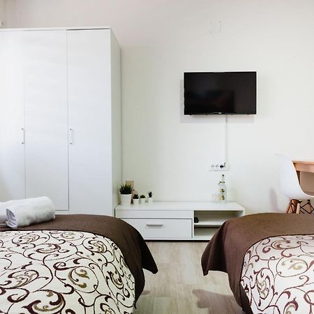 Apartmani Centar Lux New ズレニャニン エクステリア 写真