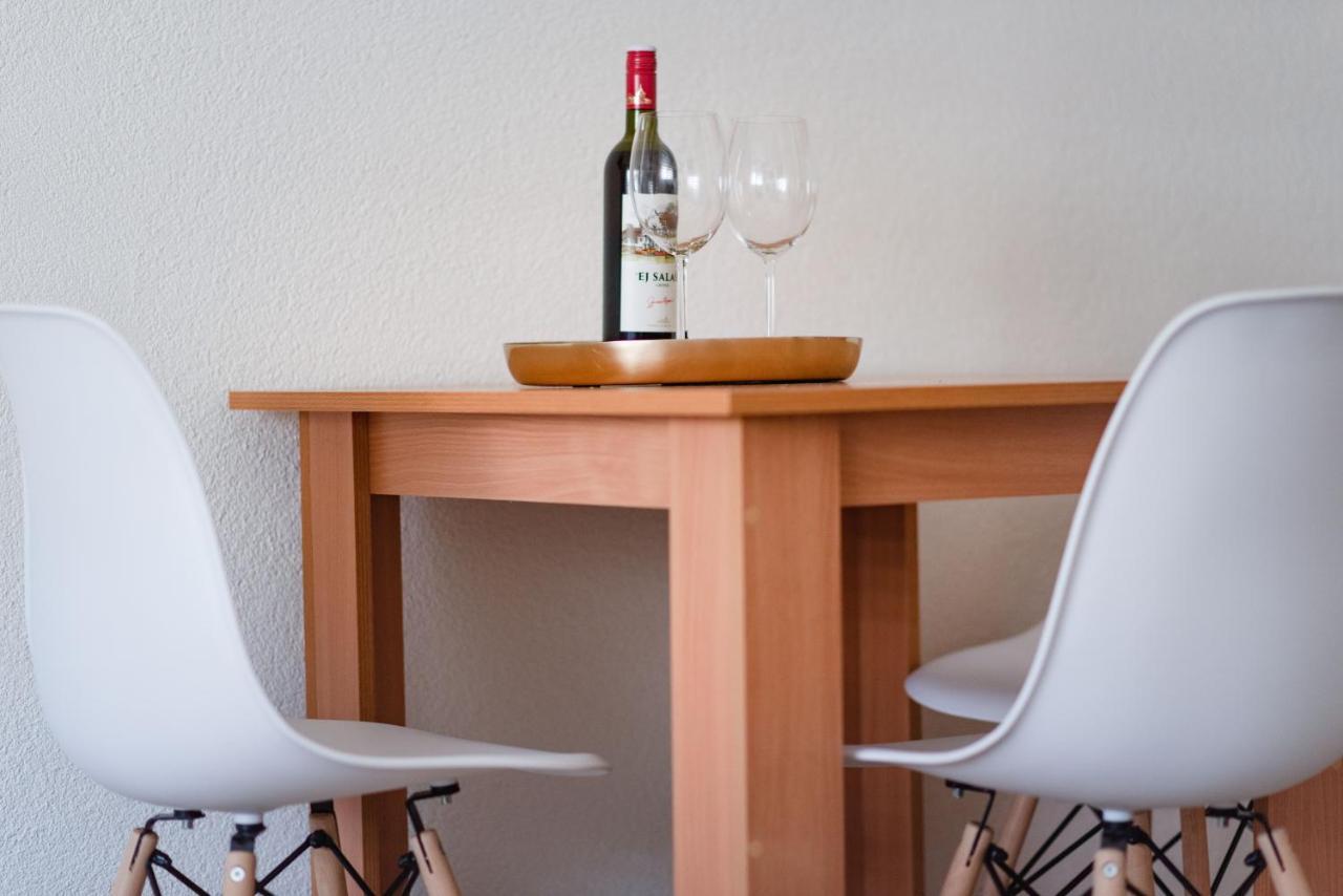 Apartmani Centar Lux New ズレニャニン エクステリア 写真